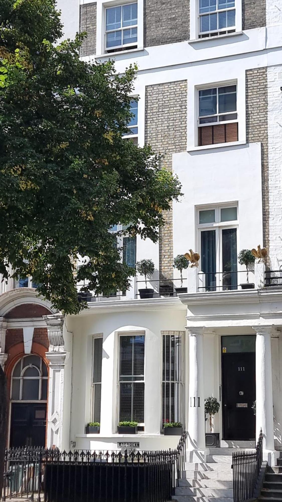 런던 Notting Hill- The One One One! -5- 아파트 외부 사진